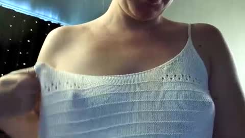 Snapshot of chloe_jeense chatting on June 25, 2026, 7:24 am Chloe online show from June 25, 2026, 7:24 am