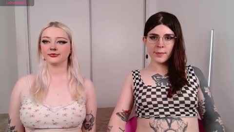 Snapshot of chloe_levine chatting on November 16, 2025, 8:36 pm Chloe Levine online show from November 16, 2025, 8:36 pm