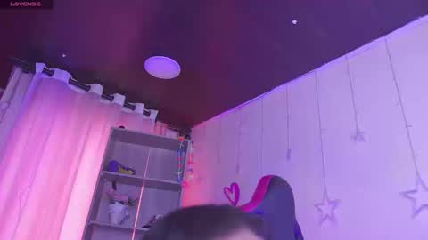 CLOE  online show from September 23, 2025, 8:45 pm