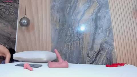  CHLOE  online show from September 25, 2025, 7:39 pm