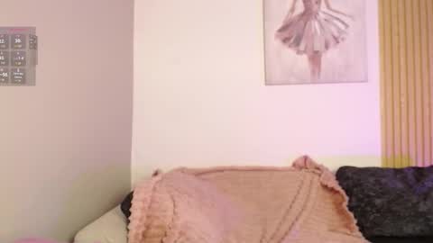 chloe_peach_ online show from March 16, 2026, 12:31 pm