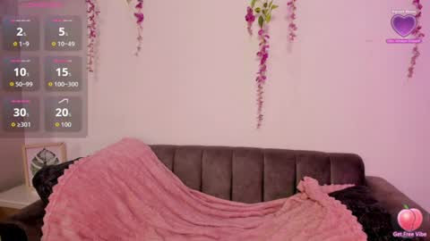 chloe_peach_ online show from June 17, 2026, 12:29 pm