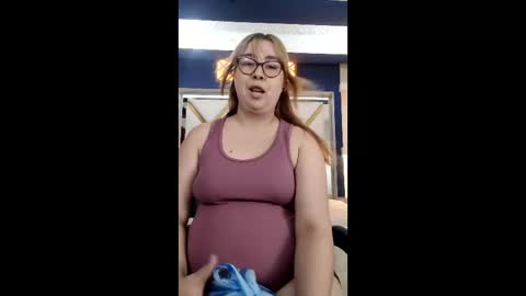 chloe_prg online show from May 20, 2026, 3:56 am