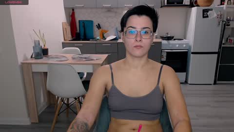 Snapshot of chloe_x_ chatting on December 1, 2024, 9:59 pm Eva and Sandra online show from December 1, 2024, 9:59 pm