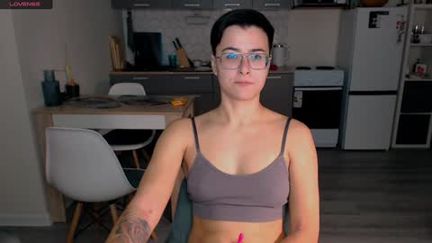 Snapshot of chloe_x_ chatting on December 14, 2024, 7:14 pm Eva and Sandra online show from December 14, 2024, 7:14 pm