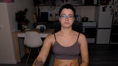 Snapshot of chloe_x_ chatting on December 23, 2024, 8:47 pm Eva and Sandra online show from December 23, 2024, 8:47 pm