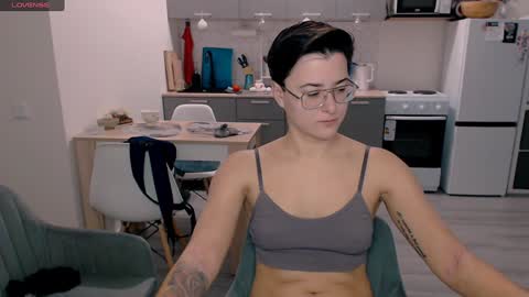 Snapshot of chloe_x_ chatting on January 9, 2025, 10:20 am Eva and Sandra online show from January 9, 2025, 10:20 am