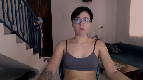 Snapshot of chloe_x_ chatting on January 29, 2025, 9:55 am Eva and Sandra online show from January 29, 2025, 9:55 am