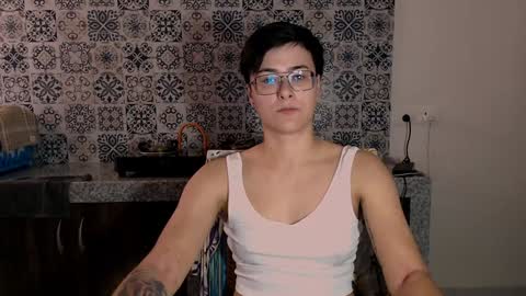 Snapshot of chloe_x_ chatting on February 5, 2025, 10:19 am Eva and Sandra online show from February 5, 2025, 10:19 am