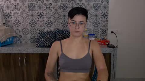 Snapshot of chloe_x_ chatting on February 24, 2025, 7:11 am Eva and Sandra online show from February 24, 2025, 7:11 am