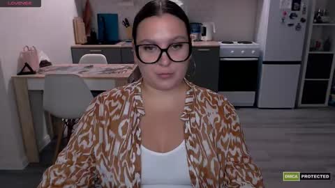 Snapshot of chloe_x_ chatting on September 19, 2025, 5:31 am Eva and Sandra online show from September 19, 2025, 5:31 am