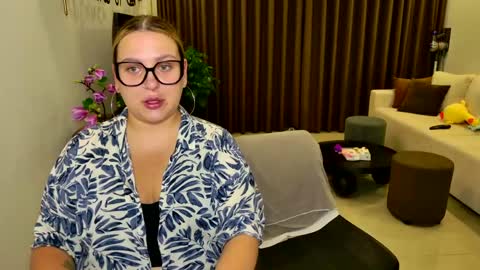 Snapshot of chloe_x_ chatting on April 15, 2026, 8:09 pm Eva and Sandra online show from April 15, 2026, 8:09 pm