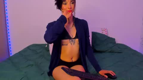 Snapshot of chloeaddamss chatting on June 17, 2026, 11:27 pm 3 online show from June 17, 2026, 11:27 pm