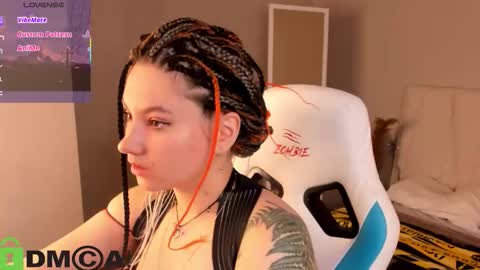 Snapshot of chloebloss0m chatting on January 18, 2026, 3:10 am Boni online show from January 18, 2026, 3:10 am