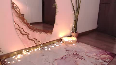 cloe online show from February 11, 2025, 7:16 pm