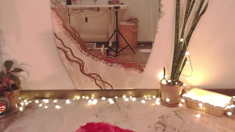 cloe online show from February 28, 2025, 8:18 pm