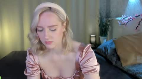 Chloe Deccker online show from May 15, 2026, 1:45 am