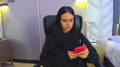  Chloe Harper  online show from January 13, 2026, 11:26 am