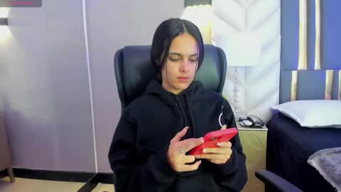 Snapshot of chloeharper_ chatting on February 3, 2026, 11:37 am Chloe Harper online show from February 3, 2026, 11:37 am