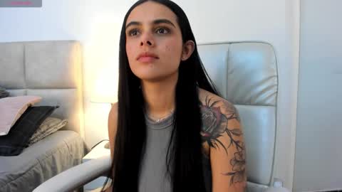 Snapshot of chloeharper_ chatting on February 27, 2026, 11:27 pm Chloe Harper online show from February 27, 2026, 11:27 pm