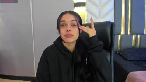 Snapshot of chloeharper_ chatting on April 9, 2026, 11:37 am Chloe Harper online show from April 9, 2026, 11:37 am