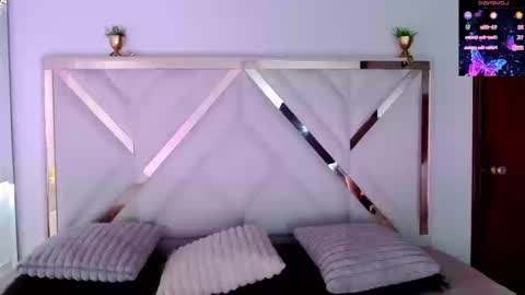 Chloe online show from September 25, 2025, 2:10 pm