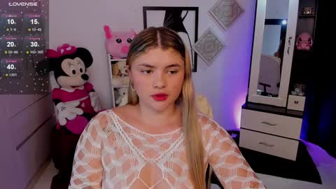 Snapshot of chloejones__ chatting on January 7, 2025, 6:03 pm Chloee online show from January 7, 2025, 6:03 pm