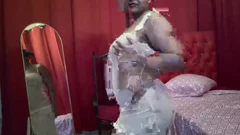 Snapshot of chloemariemtz chatting on October 28, 2025, 10:34 pm chloemariemtz online show from October 28, 2025, 10:34 pm