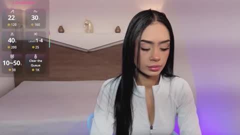 Snapshot of chloemoon8 chatting on December 17, 2025, 12:00 pm C H L O E online show from December 17, 2025, 12:00 pm