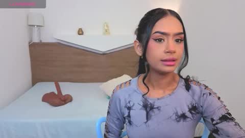 Snapshot of chloemoon8 chatting on January 15, 2026, 2:27 am C H L O E online show from January 15, 2026, 2:27 am