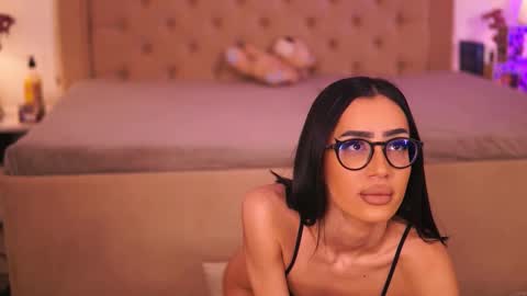 Chlo online show from March 14, 2026, 5:02 am