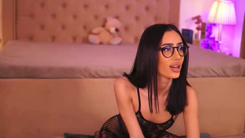 Chlo online show from March 20, 2026, 4:06 am