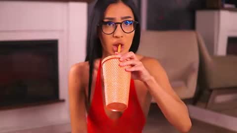 Snapshot of chloeobrilx chatting on July 7, 2026, 6:38 am Chlo online show from July 7, 2026, 6:38 am