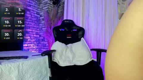 .. Chloe .. online show from May 15, 2026, 2:29 am