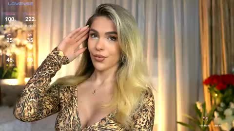 Chloe online show from April 18, 2026, 9:04 pm