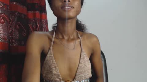 choco_petitqueen online show from December 3, 2024, 7:11 pm