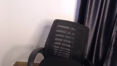 zi online show from October 17, 2025, 6:38 am