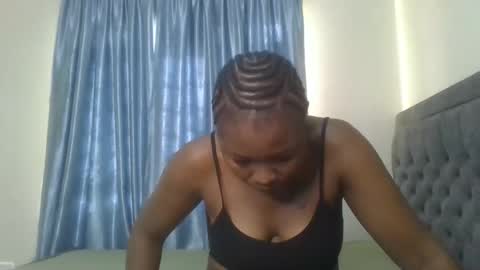 Snapshot of chocolate_iva chatting on April 5, 2026, 1:30 pm Iva online show from April 5, 2026, 1:30 pm