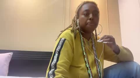 ChocolateCakeQueen online show from December 5, 2024, 1:03 am