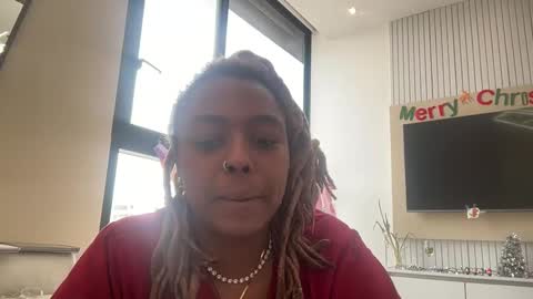 ChocolateCakeQueen online show from December 22, 2024, 5:10 pm