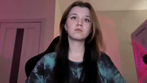 Lissa online show from April 17, 2026, 7:50 pm