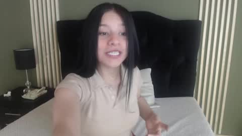  Laura  online show from December 30, 2024, 1:47 pm