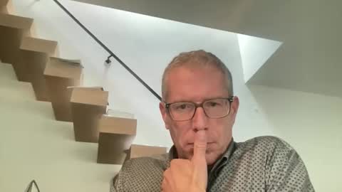 choupipat1 online show from October 10, 2025, 12:48 pm