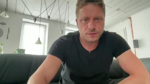 Chris online show from July 4, 2026, 10:43 am