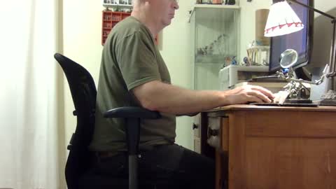 chris2002b online show from September 28, 2025, 5:46 am