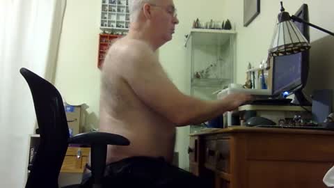 chris2002b online show from February 1, 2026, 7:51 am