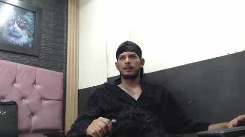 chris_dick2 online show from October 21, 2025, 4:13 am