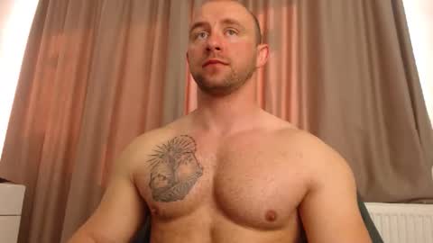 Snapshot of chrisbigbiceps chatting on May 3, 2026, 6:19 am chrisbigbiceps online show from May 3, 2026, 6:19 am