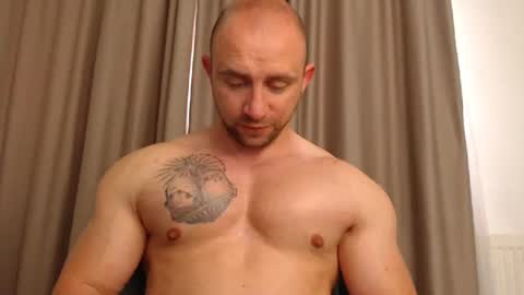 Snapshot of chrisbigbiceps chatting on May 17, 2026, 3:30 pm chrisbigbiceps online show from May 17, 2026, 3:30 pm