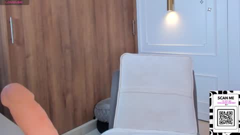 Chrishell online show from January 30, 2025, 4:48 am